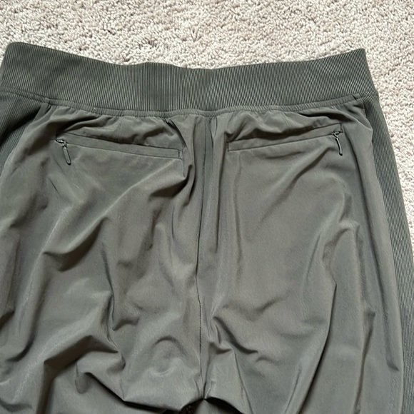 Athleta Olive Green Brooklyn pant. Size 10 - Picture 8 of 8